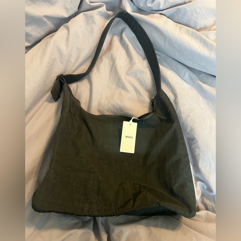 Baggu Nylon shoulder bag NWT